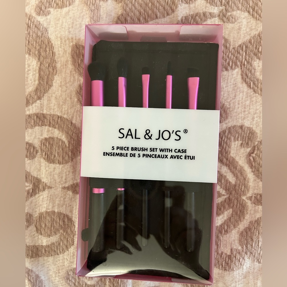 NWT Sal & Jo’s 5 Piece Brush Set w/case